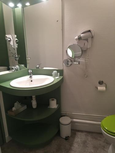 Bagnoles Hotel - Contact Hotel Hotel Bagnoles de l'Orne Normandie