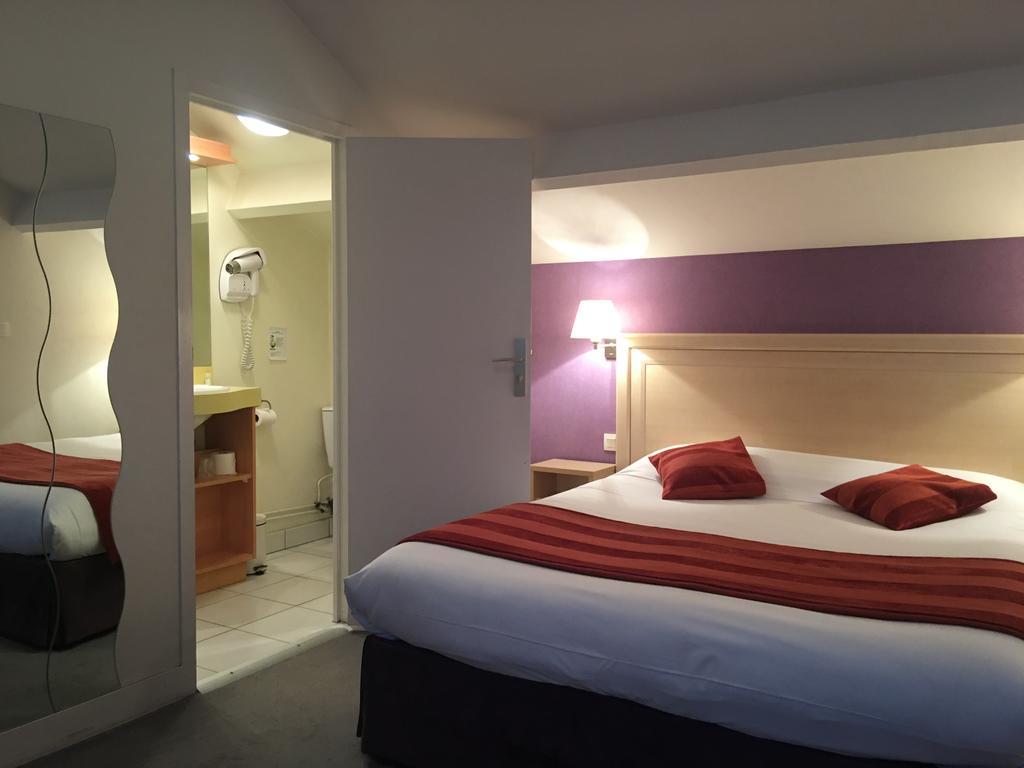 Bagnoles - Contact Hotel 3*