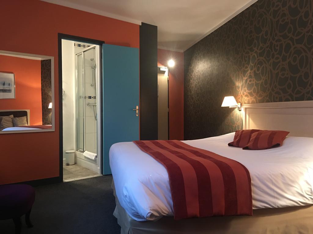 Bagnoles - Contact Hotel